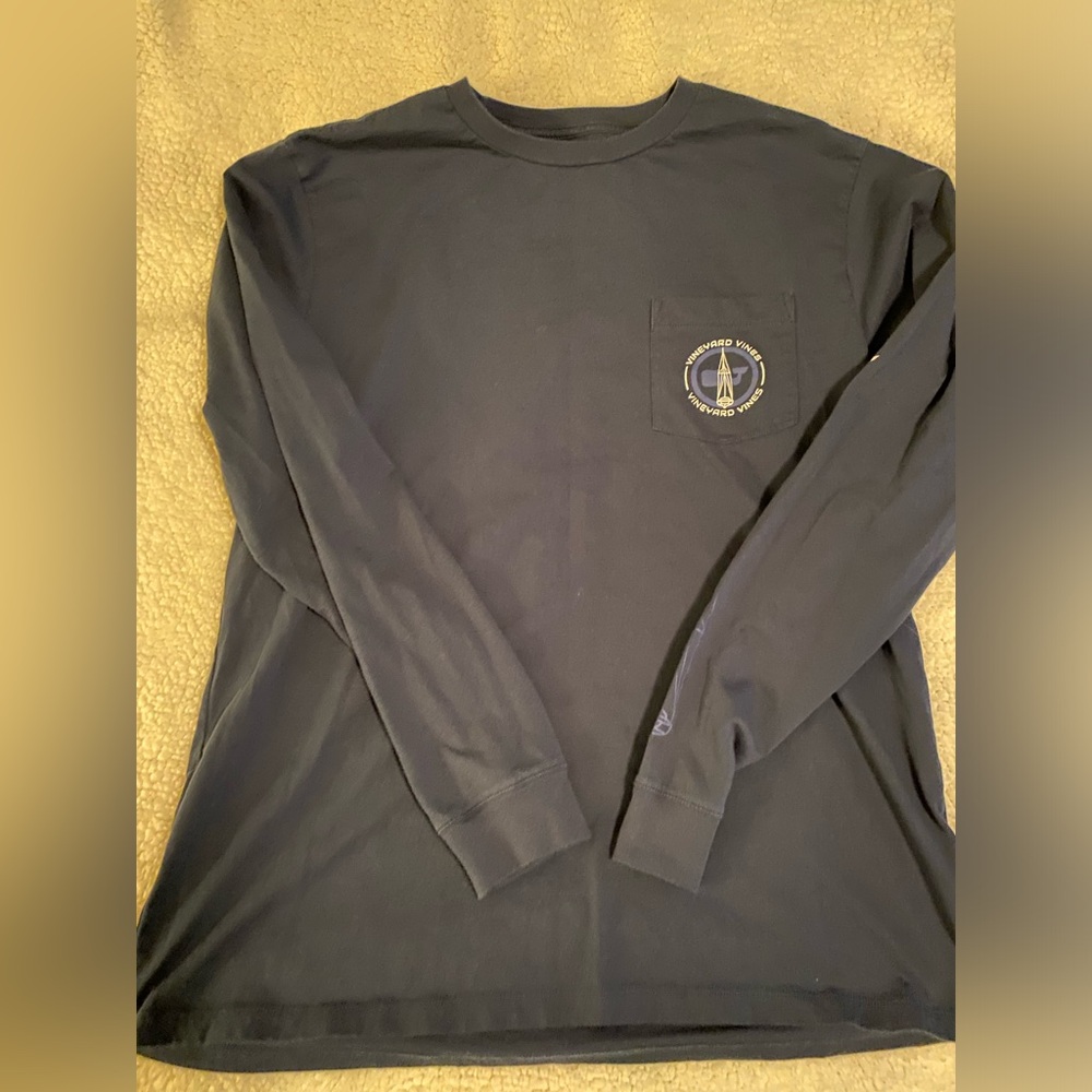 Vineyard Vines Size Medium,  navy blue long sleeve shirt.   In good condition.